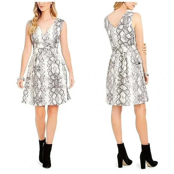 julia jordan Dresses & Skirts - Julia Jordan SNAKE PRINT SHIFT DRESS